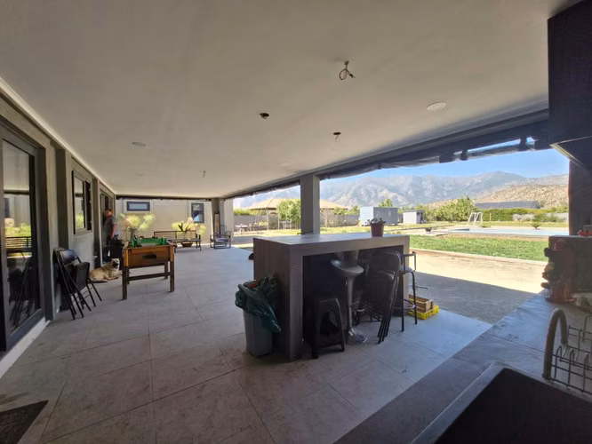 Grace Kelm Vende Casa en parcela de 5.000 m² en Paine: naturaleza, amplitud y hermosa vista a la cordillera