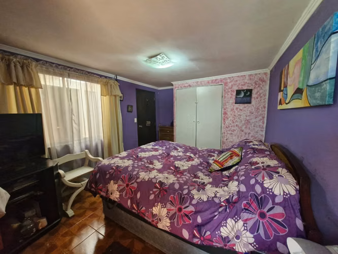 Grace Kelm Vende, Casa 177 m2/ 477m2 terr/5 d/ 2bañ/ piscina y quinch en Quinta Normal