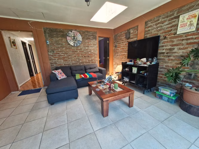 Grace Kelm Vende, Casa 177 m2/ 477m2 terr/5 d/ 2bañ/ piscina y quinch en Quinta Normal