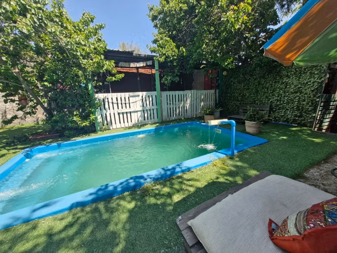 Grace Kelm Vende, Casa 177 m2/ 477m2 terr/5 d/ 2bañ/ piscina y quinch en Quinta Normal
