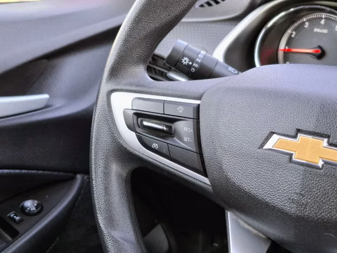 Chevrolet Onix 1.0T LTZ P2 4X2 HB MT 5P 2024