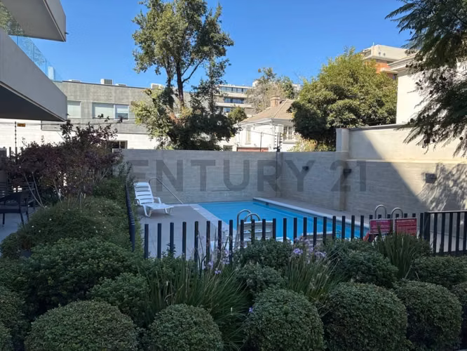 Venta estupendo y  amplio departamento en Vitacura