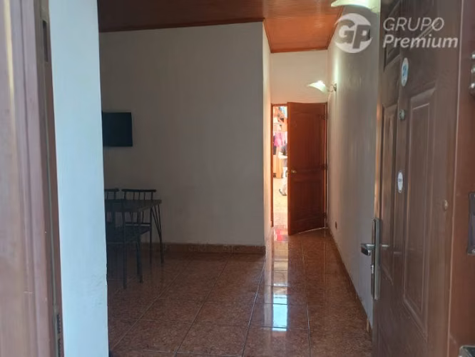 Acogedora Casa de 3D 1B.con potencial en venta Est. Central