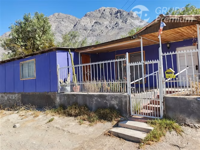 Casa en venta de 3 dorm. en Vicuña