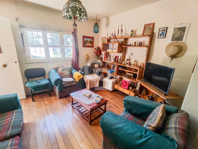 Gran Casa con Deptos Interiores
