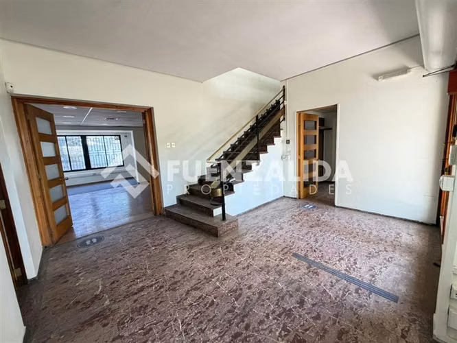 Gran Casa, adaptada para oficina en Venta Providencia