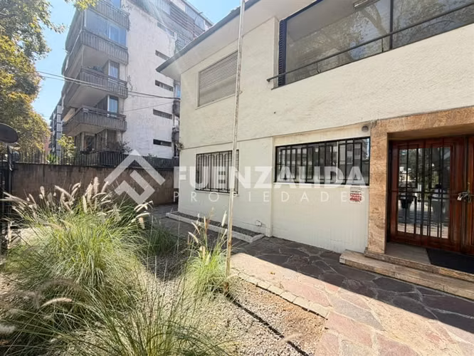 Gran Casa, adaptada para oficina en Venta Providencia