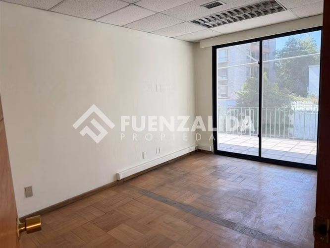 Gran Casa, adaptada para oficina en Venta Providencia