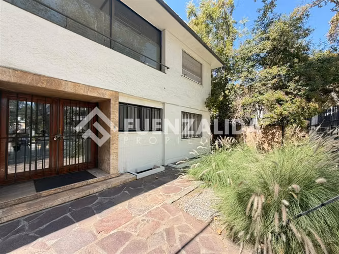 Gran Casa, adaptada para oficina en Venta Providencia