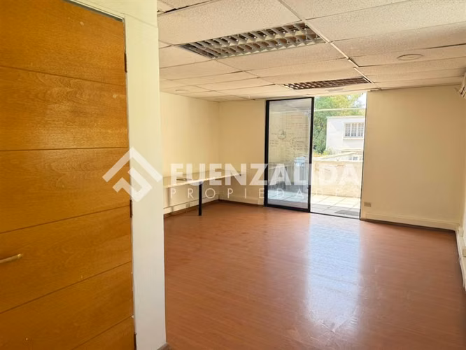 Gran Casa, adaptada para oficina en Venta Providencia