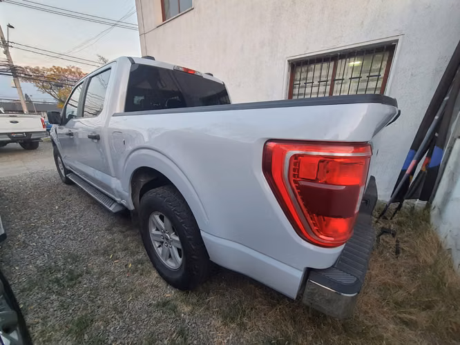 FORD F150 XLT 2022 3.3CC Mantenciones, unica dueña, casi nueva