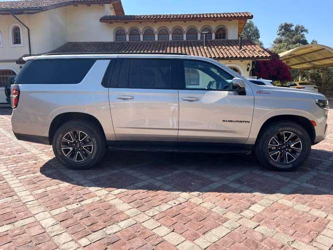 Chevrolet Suburban 2024
