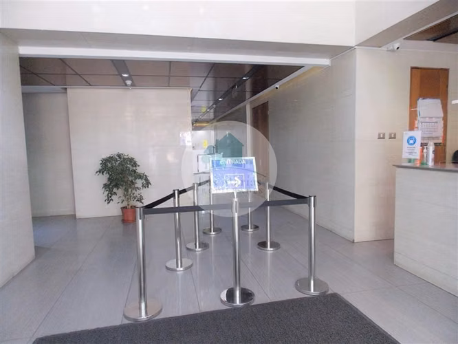 Excelente Oficina en venta en Providencia, zona estratégica! - Imagen 24