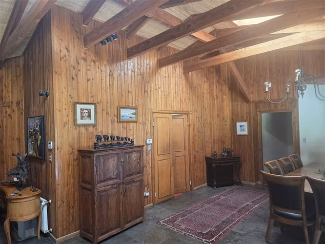 Casa en arriendo de 6 dorm. en La Reina