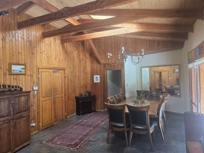 Casa en arriendo de 6 dorm. en La Reina