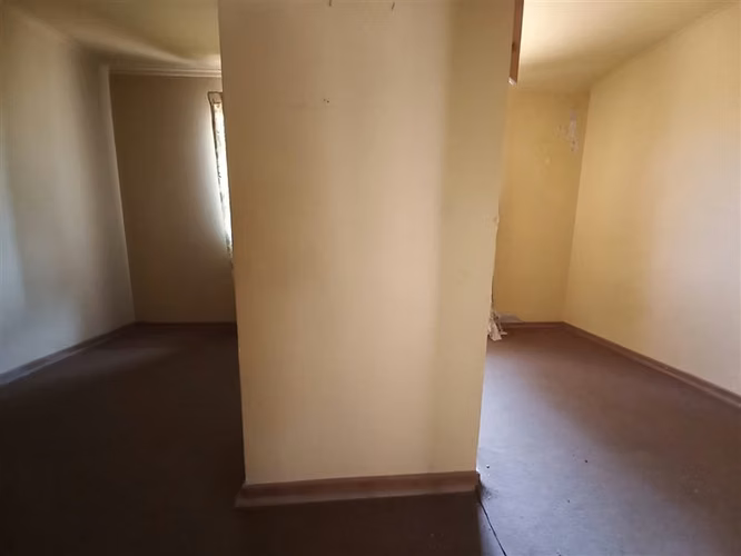 Parcela en Venta con Casa de 2 Pisos en Colina. Condominio