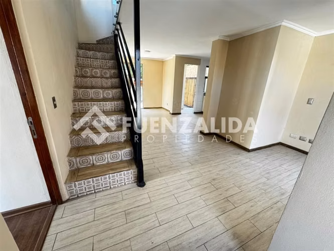 Casa en venta de 3 dorm. en Peñaflor