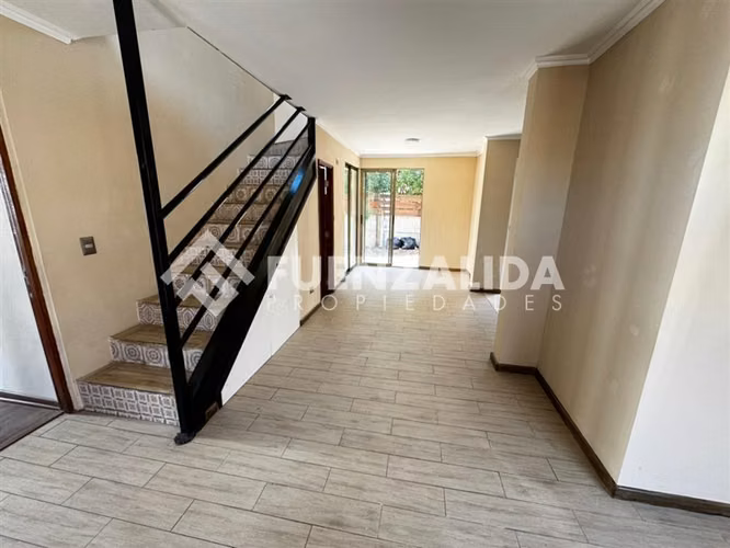 Casa en venta de 3 dorm. en Peñaflor