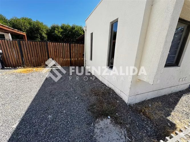 Casa en venta de 3 dorm. en Peñaflor