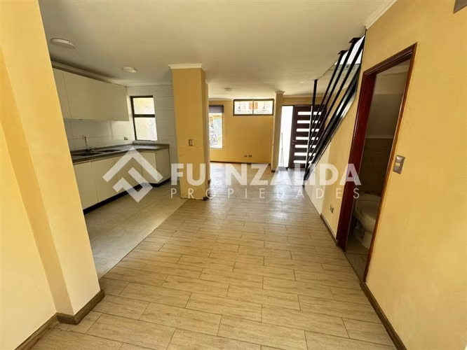 Casa en venta de 3 dorm. en Peñaflor
