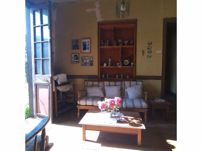 vende  casa con gran patio en la cisterna