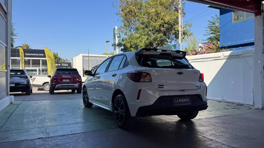 Chevrolet Onix Turbo HB 1.0 MT (2024)