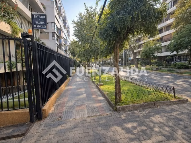 Estacionamiento en venta en Providencia