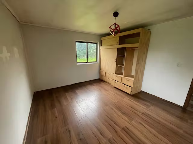VENDE AMPLIA CASA EN PARCELA DE AGARADO ROMERAL-CURICO