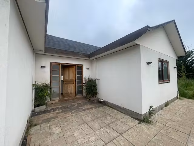 VENDE AMPLIA CASA EN PARCELA DE AGARADO ROMERAL-CURICO