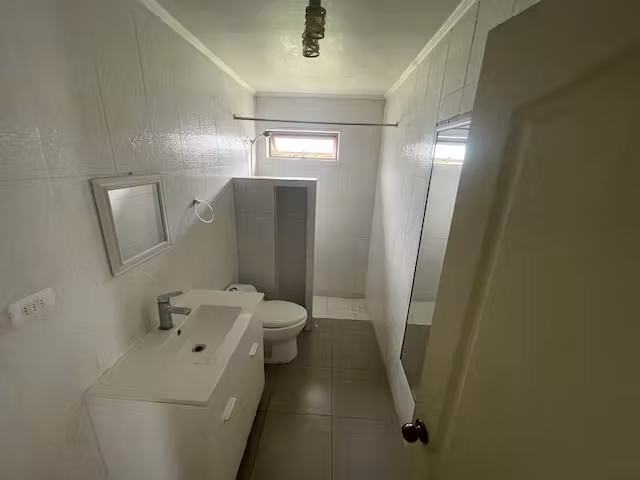 VENDE AMPLIA CASA EN PARCELA DE AGARADO ROMERAL-CURICO
