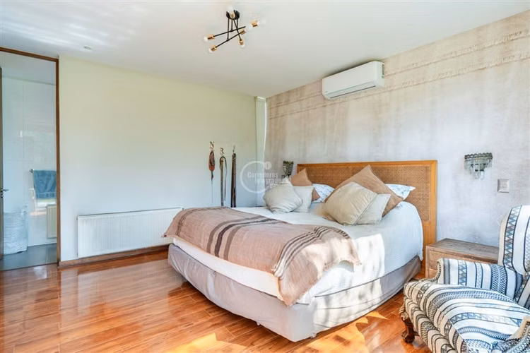 Casa en venta de 5 dorm. en Colina