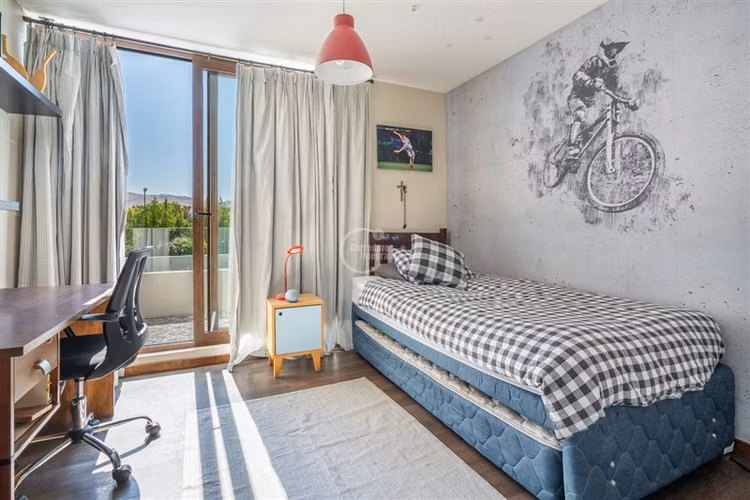 Casa en venta de 5 dorm. en Colina