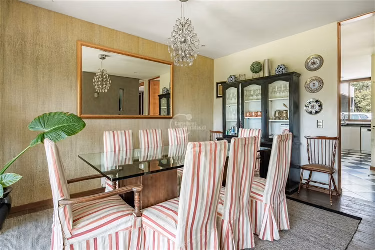 Casa en arriendo de 5 dorm. en Colina