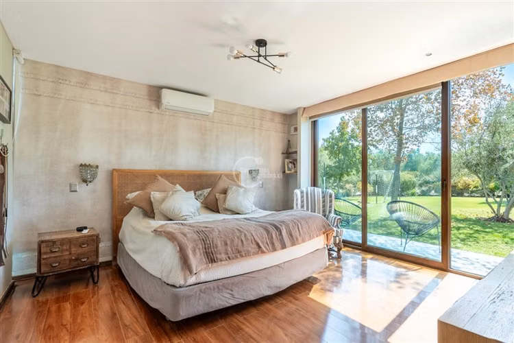 Casa en arriendo de 5 dorm. en Colina