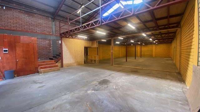 Se arrienda bodega comercial en arriendo en Natales