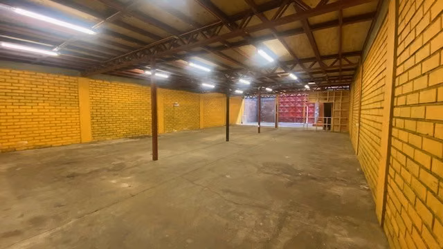 Se arrienda bodega comercial en arriendo en Natales