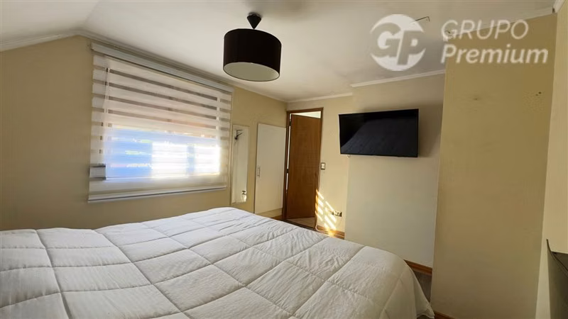 Amplia Casa 4D 3B en Venta en Melipilla