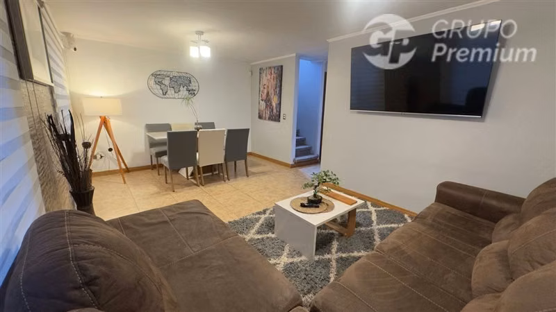 Amplia Casa 4D 3B en Venta en Melipilla