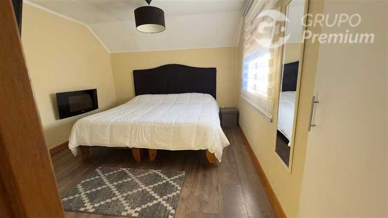 Amplia Casa 4D 3B en Venta en Melipilla