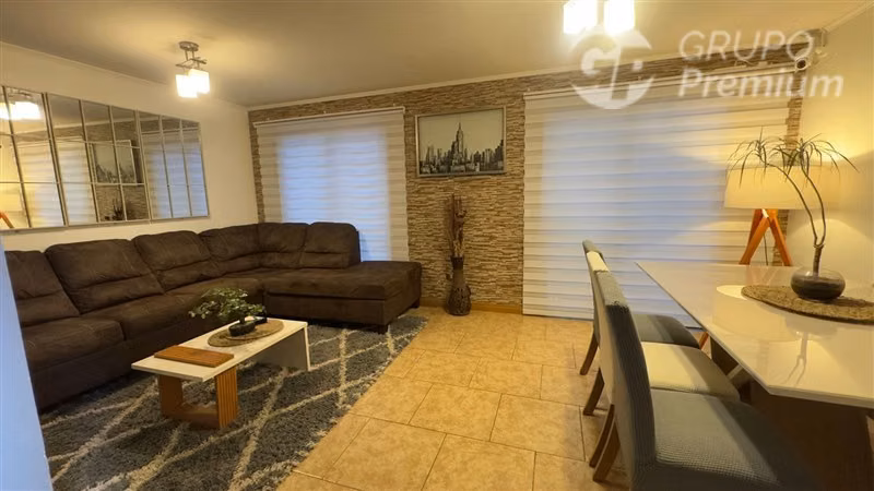 Amplia Casa 4D 3B en Venta en Melipilla