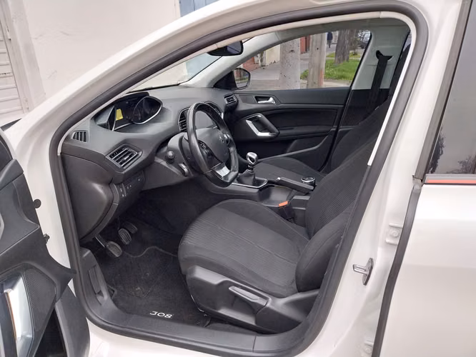 PEUGEOT 308 ALLURE DIESEL AÑO 2017