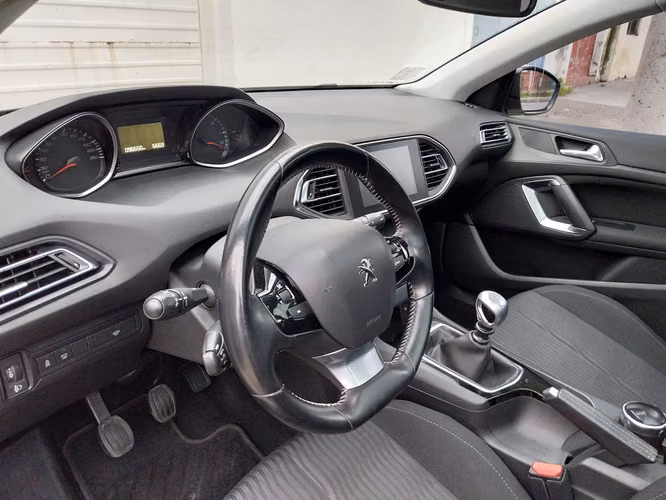 PEUGEOT 308 ALLURE DIESEL AÑO 2017