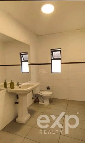 Arriendo Local Comercial Viña poniente - 4 estacionamientos