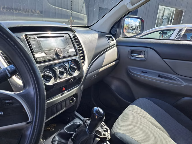 mitsubishi l - Imagen 5