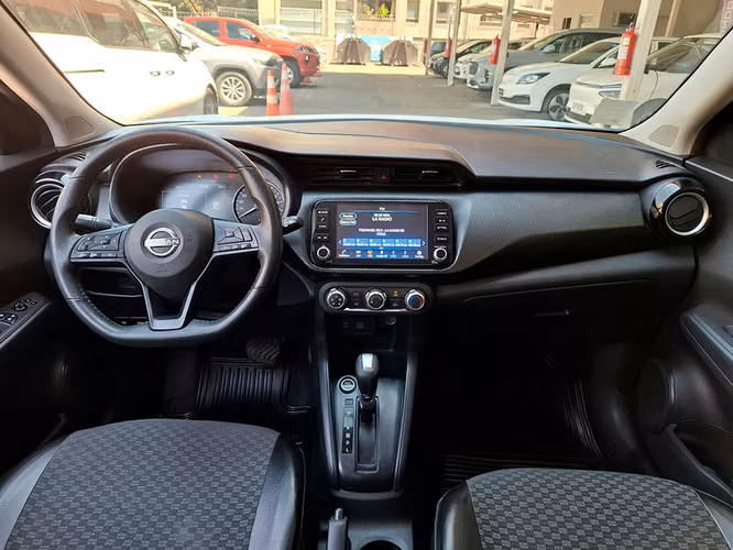 NISSAN KICKS 2025