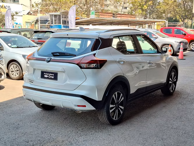 NISSAN KICKS 2025