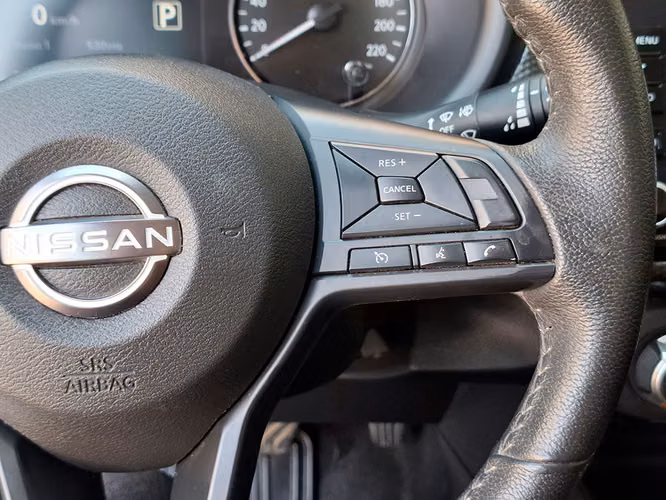 NISSAN KICKS 2025