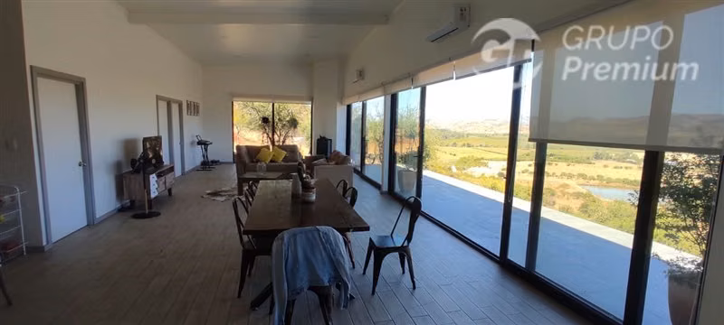 Se vende Parcela de 9.600 m2 con casa amoblada en Pencahue