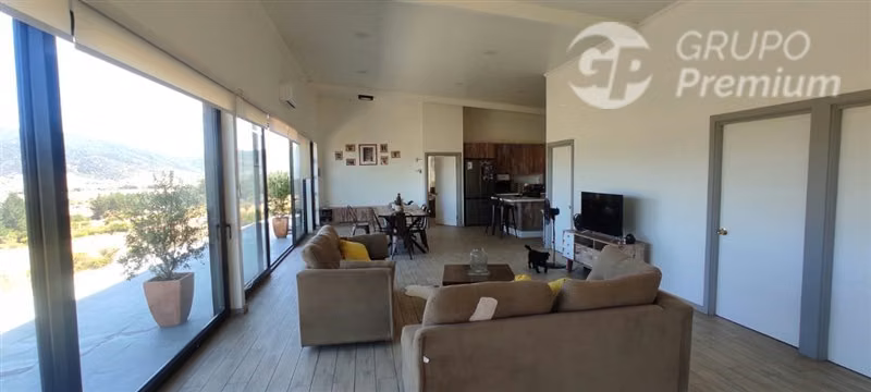 Se vende Parcela de 9.600 m2 con casa amoblada en Pencahue