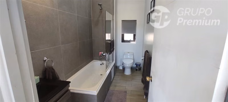 Se vende Parcela de 9.600 m2 con casa amoblada en Pencahue